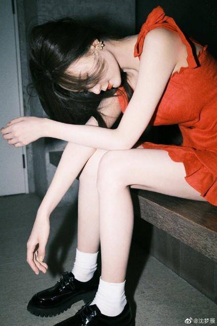 沈梦辰晒照庆生，杜海涛卡点送祝福，两人互动超甜

