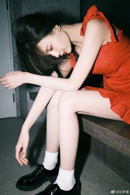 沈梦辰晒照庆生，杜海涛卡点送祝福，两人互动超甜

