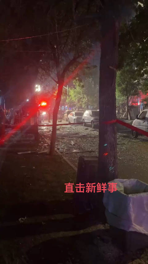 现场天津小区爆炸窗户玻璃碎一地