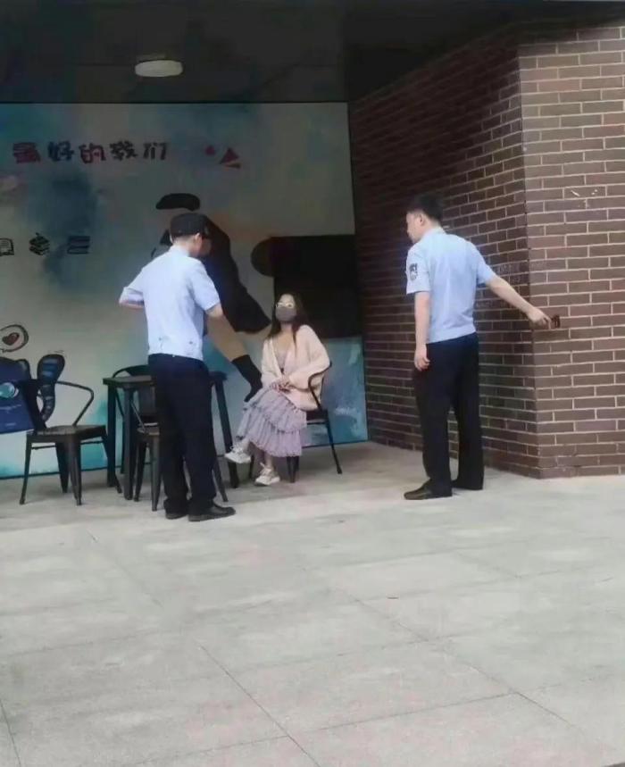 疑似天津大学女生扣饭事件监控流出