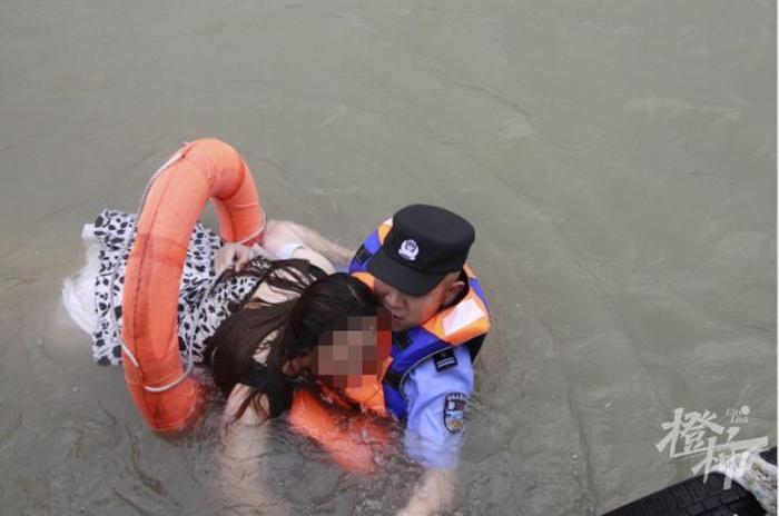 被救女子小哥从阎王那抢我回来