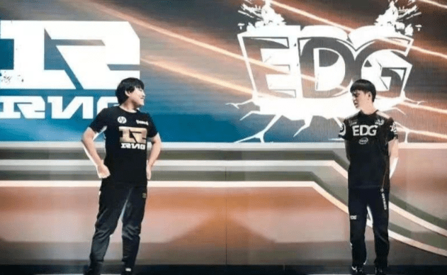 当男朋友看到Uzi复出