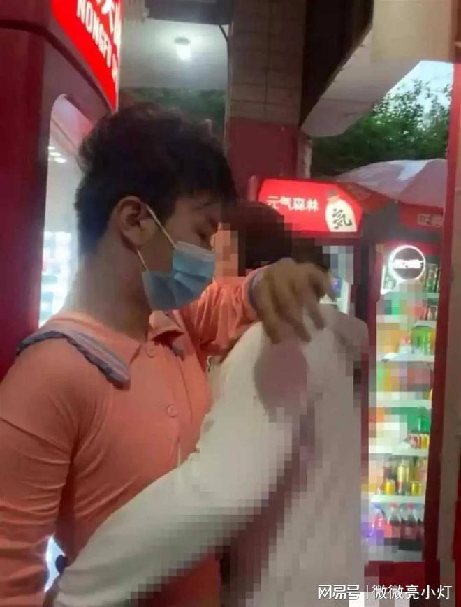 毕业生男扮女装进入郑州大学女澡堂偷拍，已被行拘