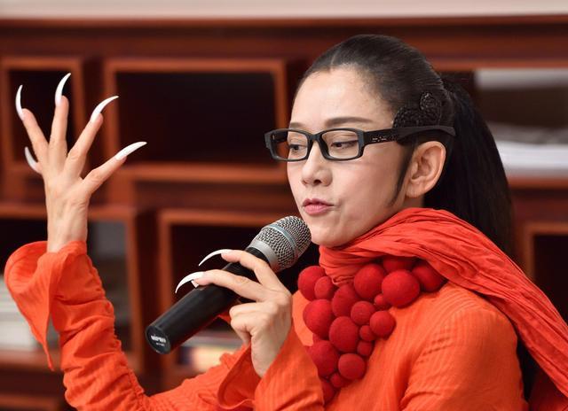 杨丽萍孔雀舞再惹争议