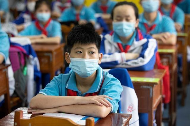 家长质疑收费被班主任踢出群