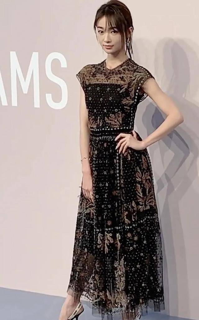 Angelababy黄景瑜活动生图