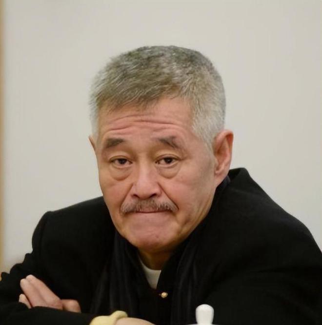 赵本山儿子新店开业豪车遍地