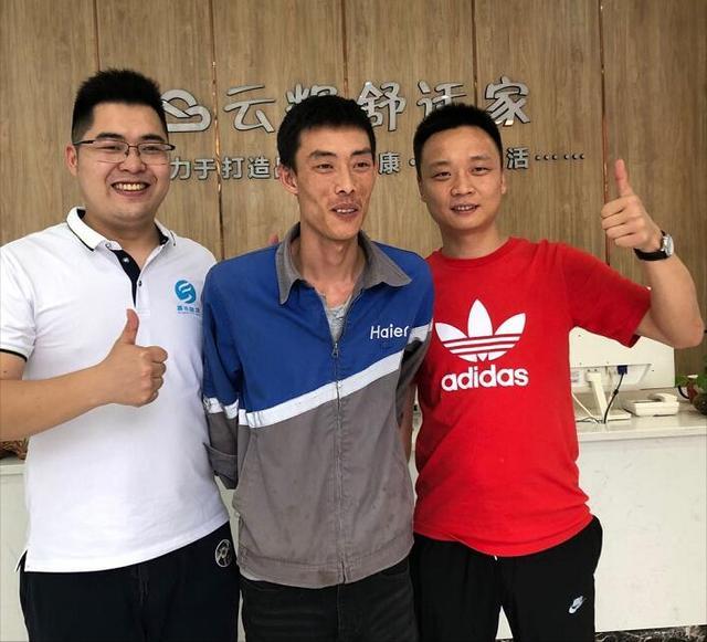 救人小哥获赠10万元及一套房