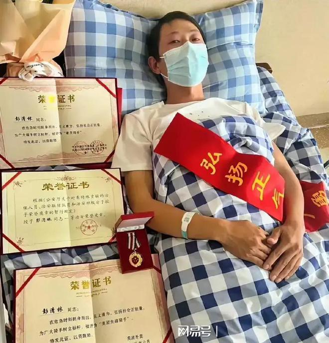 专访跳水救人外卖小哥
