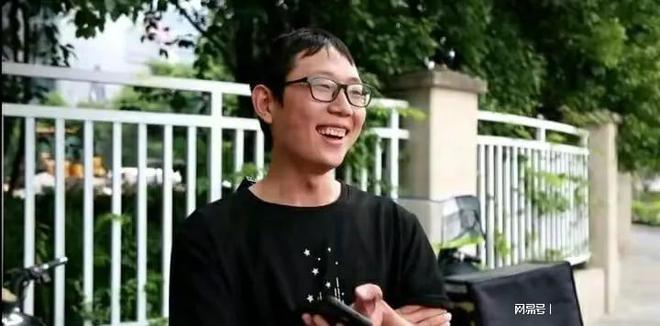 专访跳水救人外卖小哥