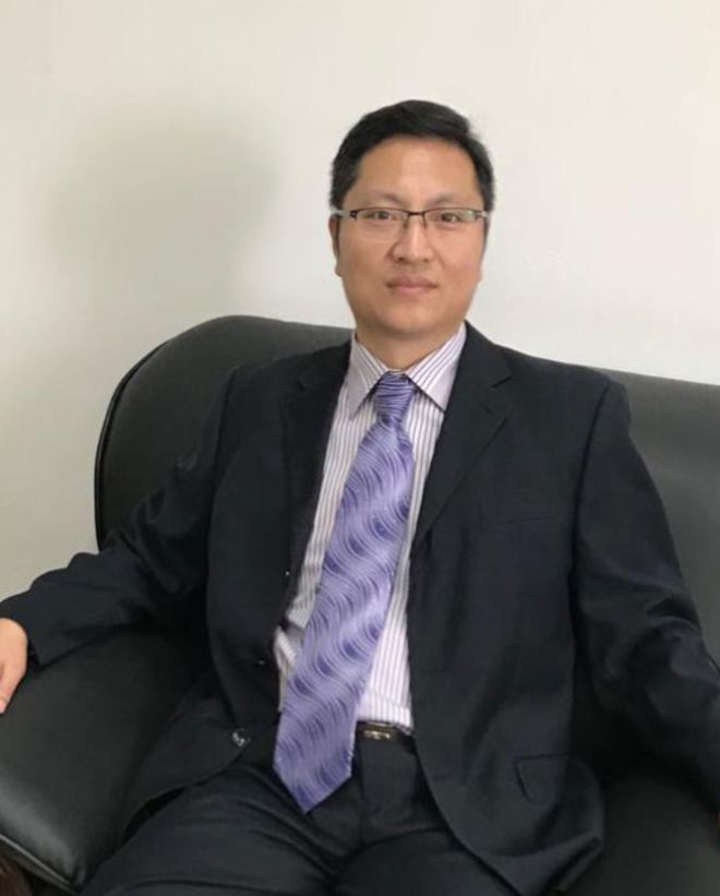 新闻学教授回怼张雪峰：别被他忽悠，害人不浅误导公众！