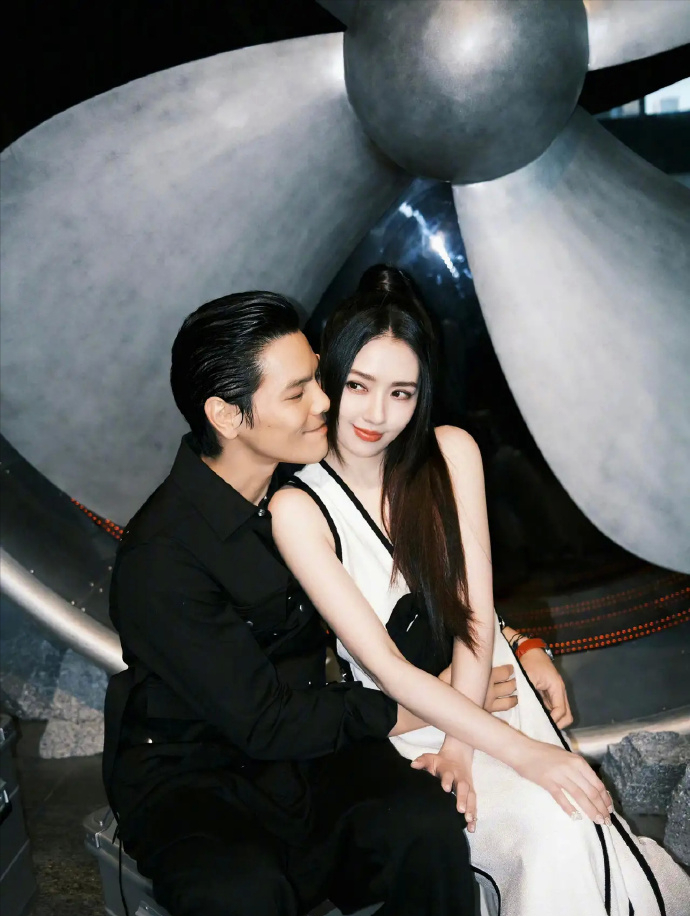 郭碧婷穿衣风格向太化