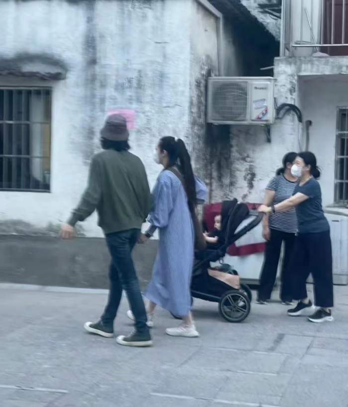 郭碧婷穿衣风格向太化