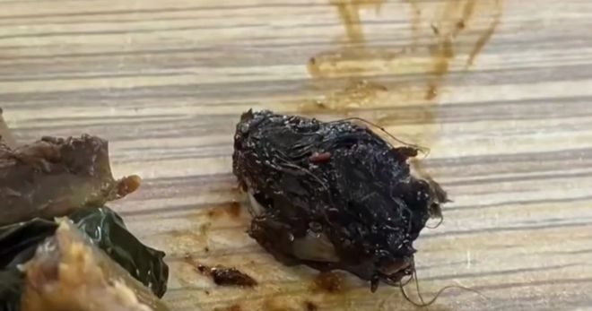 江西一学生就餐时误把鸭脖当异物？官方回应，当事人澄清