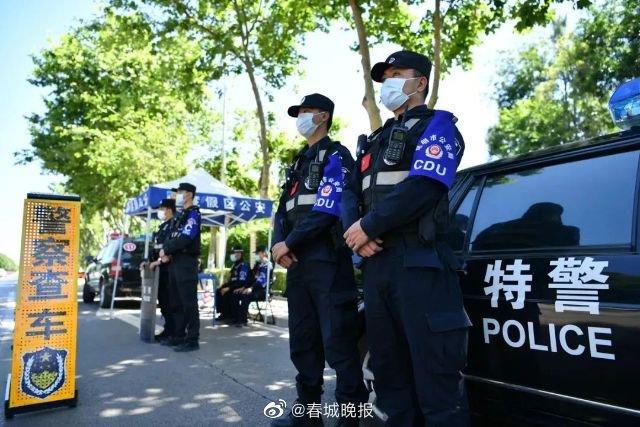 135名中考生身份证被洪水冲走