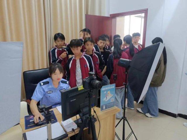 赶上了！昭通135名中考生证件被洪水冲走，民警5天紧急制证
