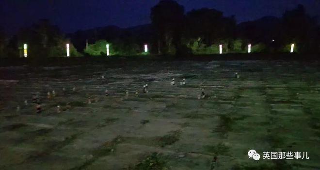 泰国男子喜中千万彩票大奖，在公墓摆200桌酒席，犒赏鬼魂？？
