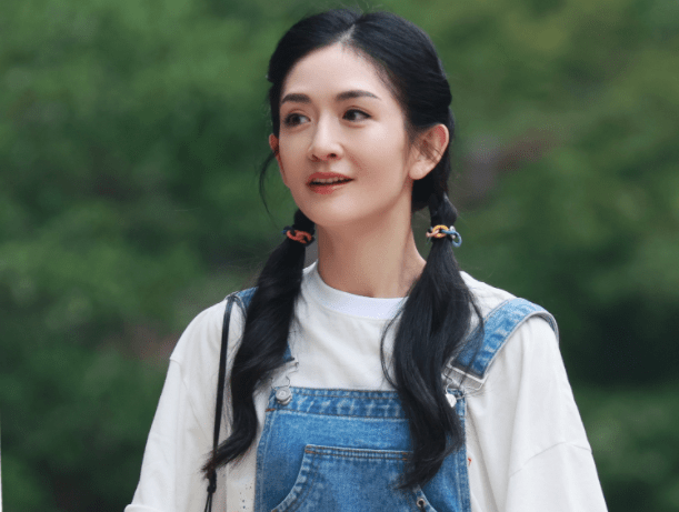谢娜挑战《她她她》，朱珠说的话充满语言艺术，陈嘉桦却一针见血