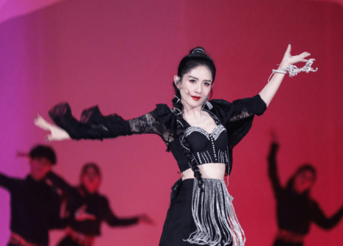 谢娜挑战《她她她》，朱珠说的话充满语言艺术，陈嘉桦却一针见血