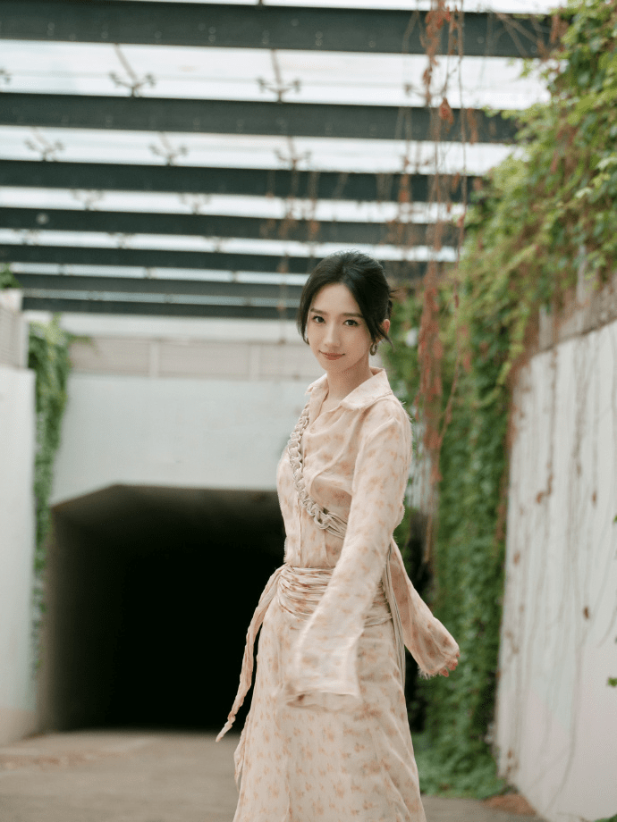 孟美岐演唱会门票两天还没卖完！艺人光环受挫？

