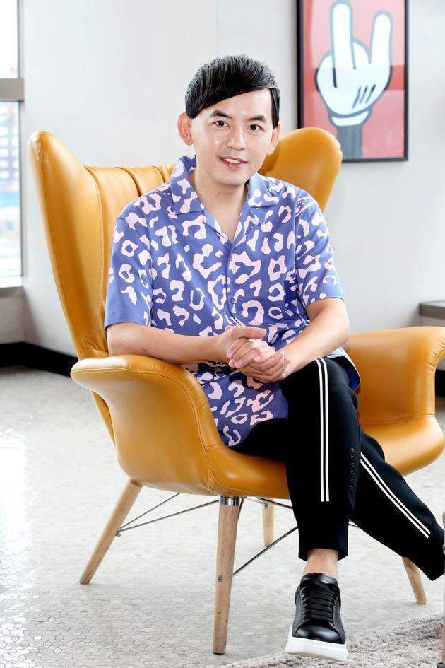 黄子佼承认性骚扰并道歉，还公开指控大小S吸毒嗑药