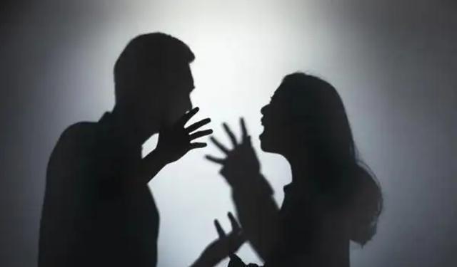 江苏男子遭妻子家暴，拍视频诉苦反被女网友质问：你不反思一下？