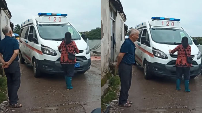 救护车压坏女摊主菜被拦车索赔，目击者：拦近3分钟后被市民拉开