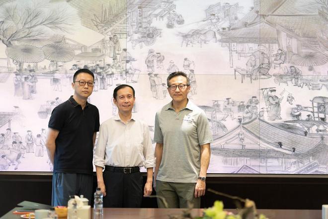 阿里巴巴官宣：张勇卸任，蔡崇信任董事会主席，吴泳铭任CEO