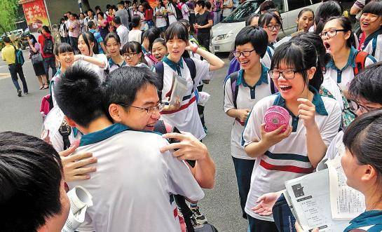北大教授姚洋：取消中考提前分流，进行10年义务教育，有道理吗？