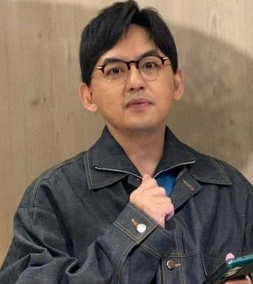 大小S被曝吸毒，汪小菲：连夜赴台接娃，疑下决心与大S争抚养权？