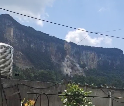 官方回应贵州一地出现沙瀑
