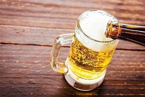 法国说唱歌手遭指控，在聚会上灌醉女子，和数名男子集体性侵了她