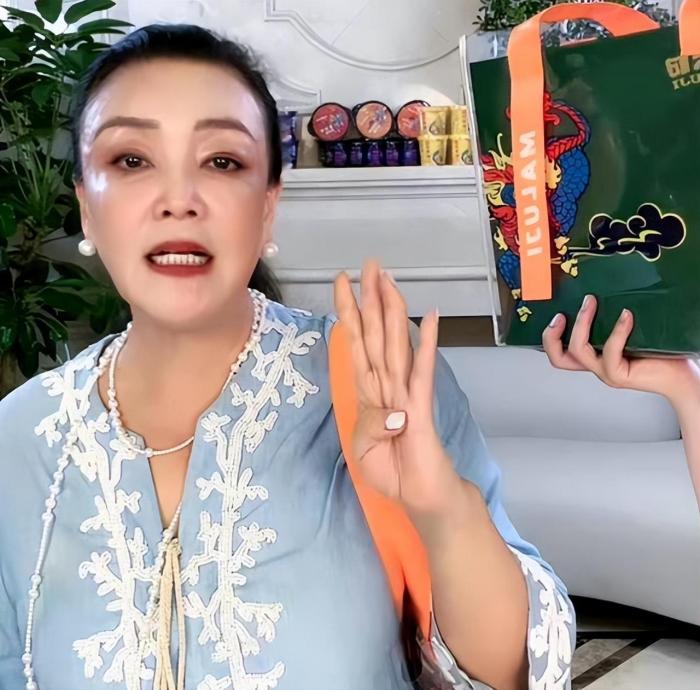 张兰回应大S怀孕