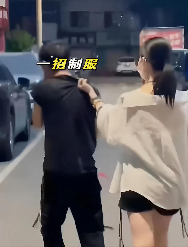 弟弟酒后发疯姐姐一秒制服