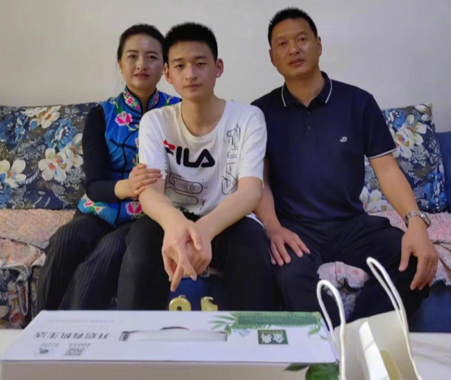 敬礼娃娃已收到北大人大邀请