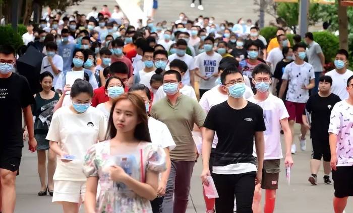 学生高考成绩被屏蔽老师激动欢呼