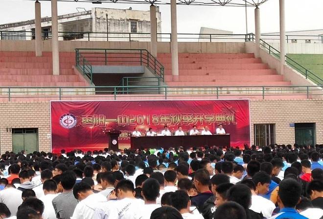 父逝母出走6岁成孤儿，男孩高考632分：从来没手机电脑只会开关机