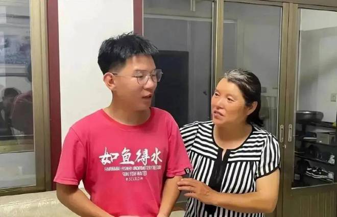 感动全网环卫工儿子求助网友