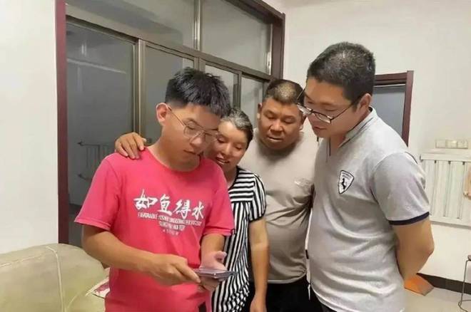 感动全网环卫工儿子求助网友
