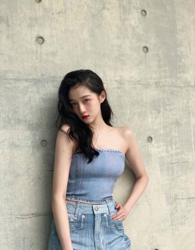 关晓彤帽子P掉了鹿晗品牌