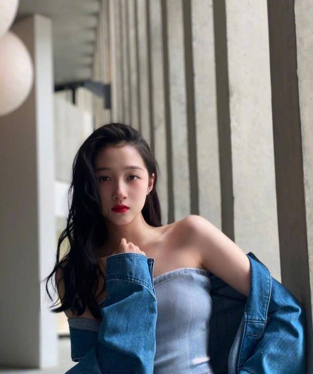 关晓彤帽子P掉了鹿晗品牌