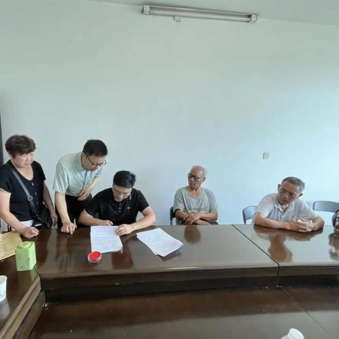 一家3口过世留下百万遗产，确定继承人了！92岁的她完成签约