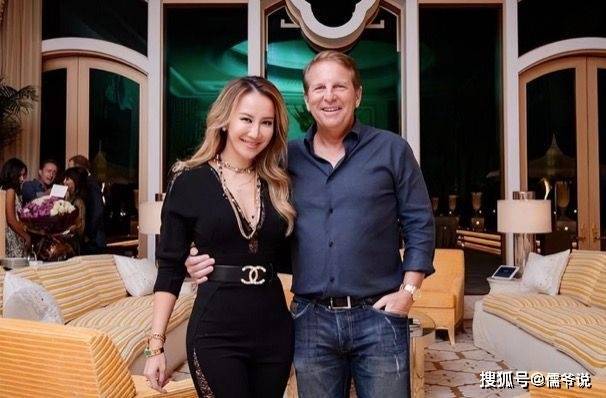 二姐否认李玟是割腕自杀