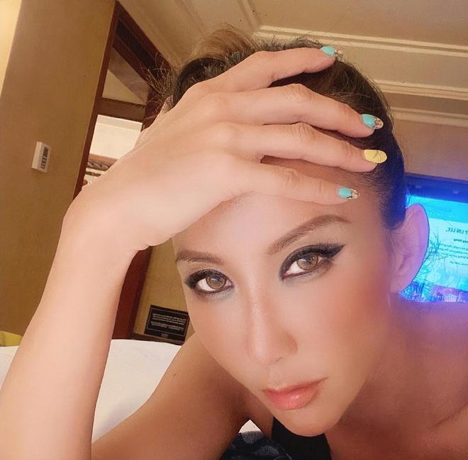 被传婚变后李玟首更微博，其姐坦言情伤后暴瘦，称李玟腿伤严重！