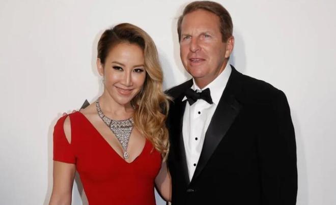 被传婚变后李玟首更微博，其姐坦言情伤后暴瘦，称李玟腿伤严重！