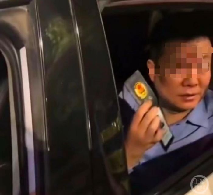 亮证逃查酒驾执勤辅警为何被辞