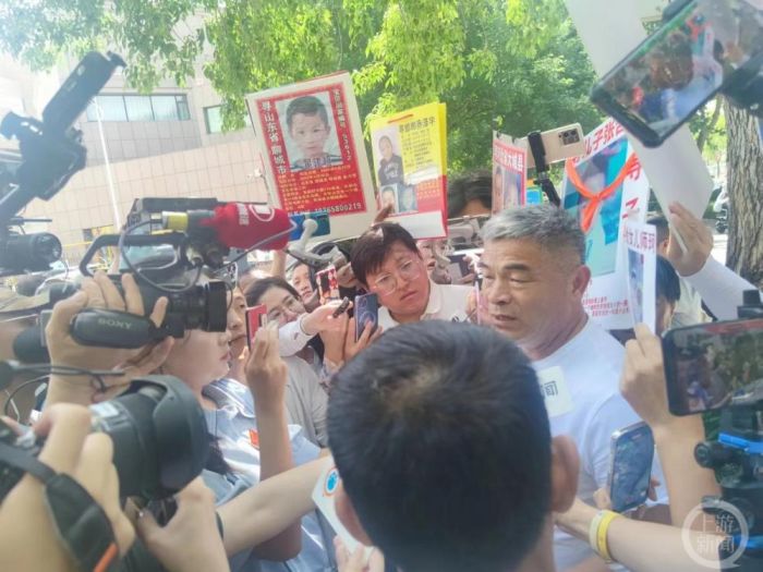 失孤原型案两名被告拒不认罪