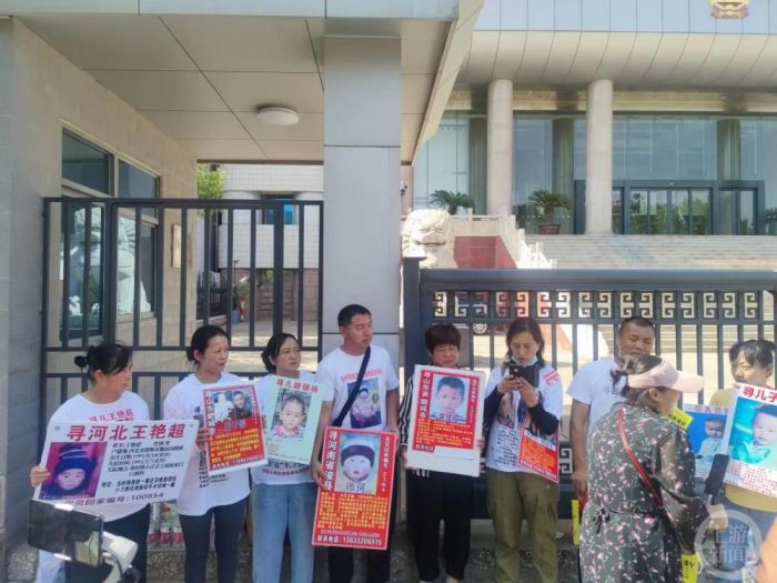 失孤原型案两名被告拒不认罪
