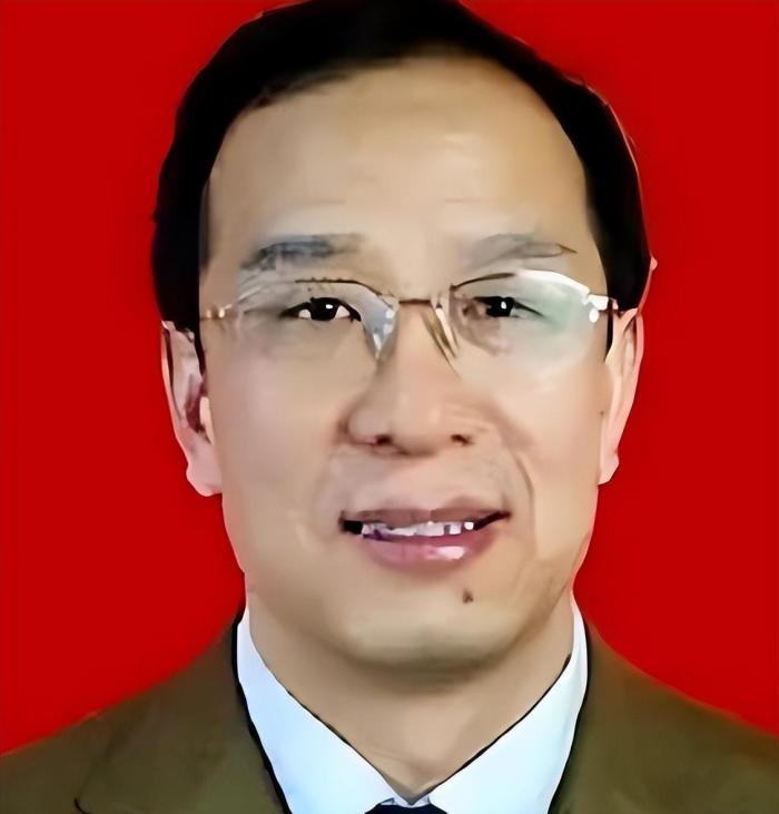 河南女护士遭领导多次强奸，苦苦哀求：你年纪大，别再找我好不好