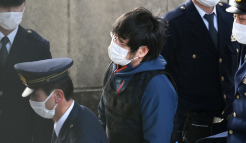 枪杀安倍嫌犯拒见母